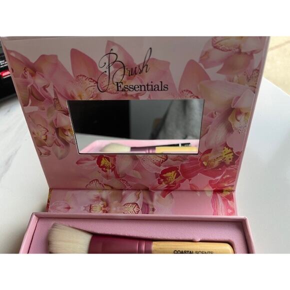 Coastal Scents 5pc Brush Essentials Face, Blush and Eyeshadow - Picture 4 of 8
